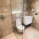 فندق Ruko Boutique 4*