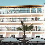 فندق Ruko Boutique 4*