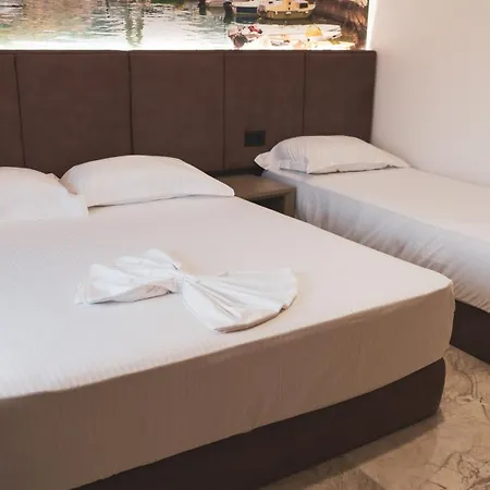 Hotell Ruko Boutique Golem (Tirana)